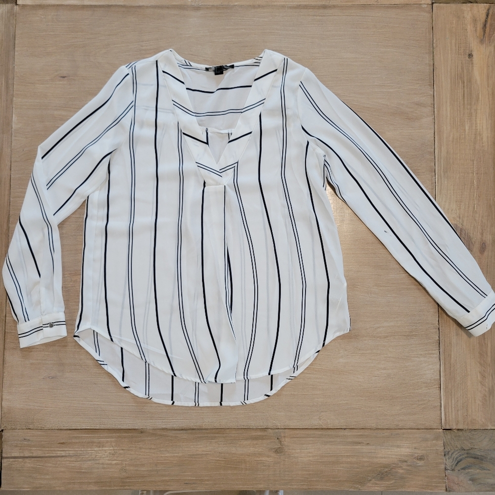 FREE W/ BUNDLE Forever 21 Chiffon long sleeve stripe black and white small